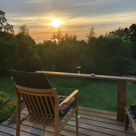 Sunsets In A Delightful 70s House Hébergement de vacances *