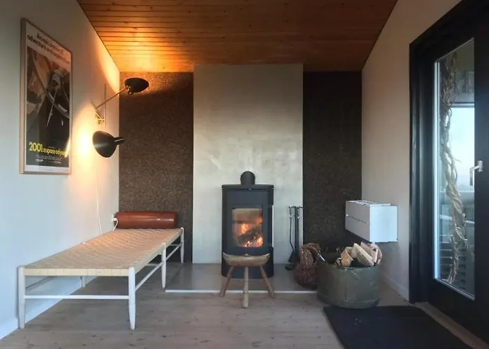 Sunsets In A Delightful 70s House *